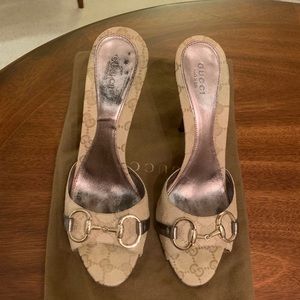 Gucci Gold Horsebit Detail Sandal